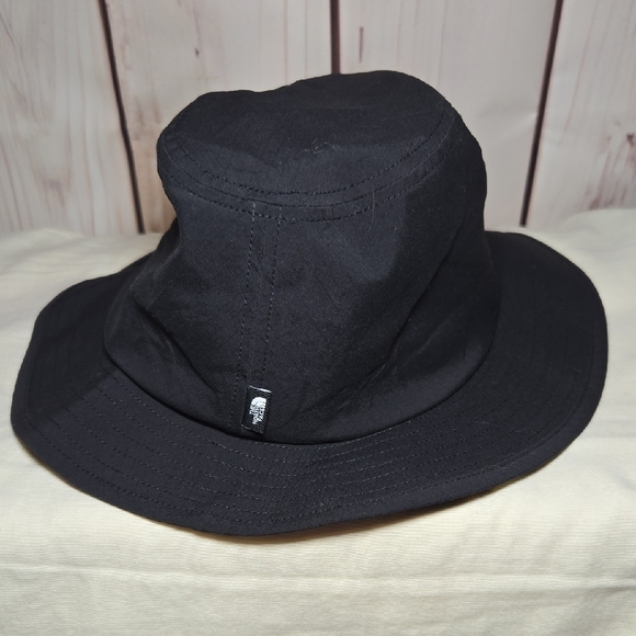 The North Face Classic Black Bucket Hat Size S-M - Picture 8 of 8